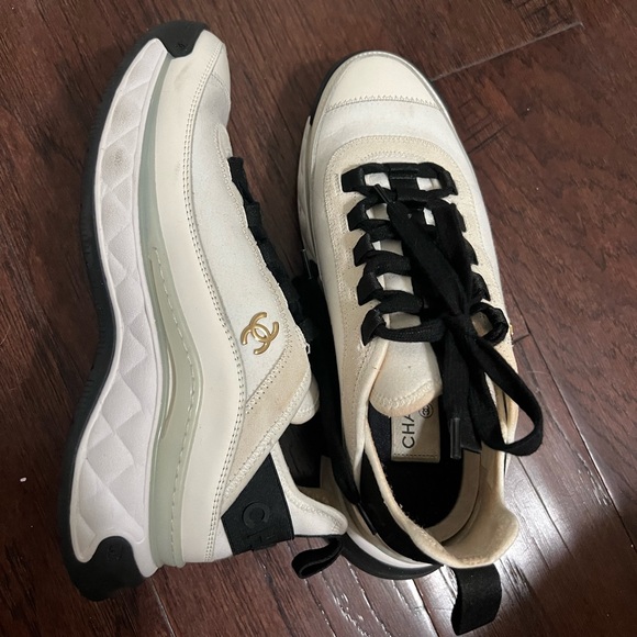 AUTHENTIC CHANEL WOMEN’S SNEAKERS🖤🤍 - Picture 2 of 9
